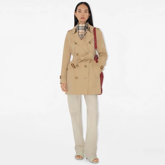 Burberry Jackets & Blazers - Burberry Kensington Heritage belted trench coat